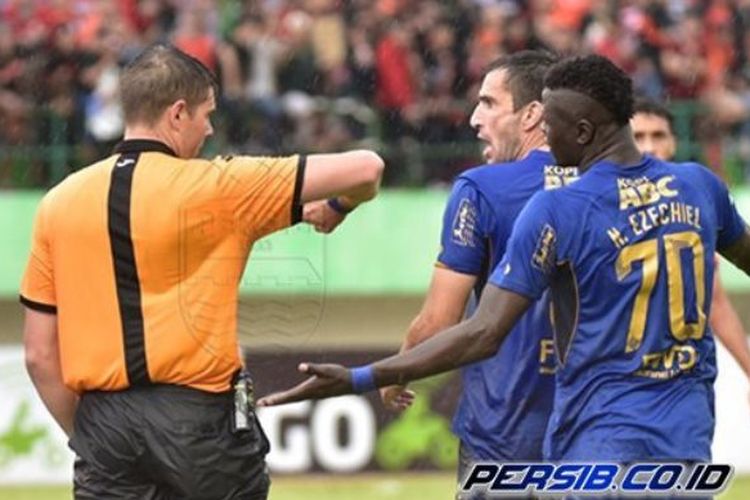Linimasa Persija Jakarta vs Persib - Rivalitas Abadi Sepak Bola Indonesia